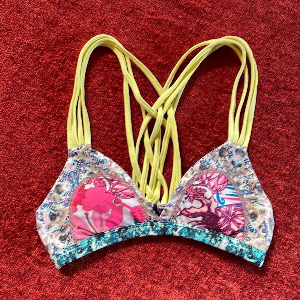 Maaji Bikini Top w Crisscross Back